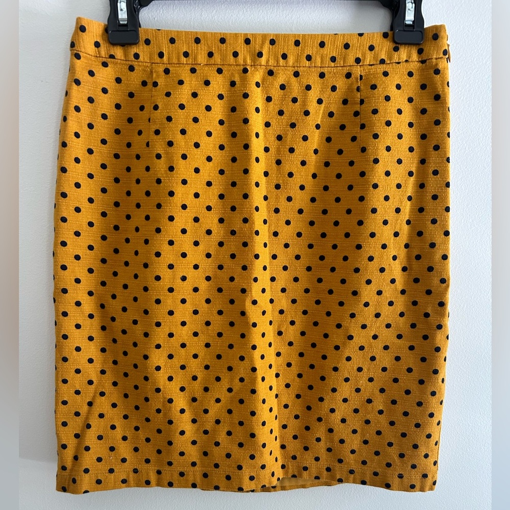 Gap Mustard with Navy Dots Mini Skirt in Size 2